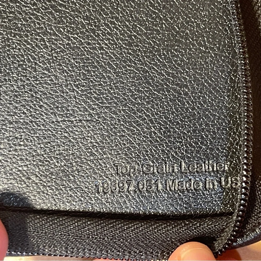 Franklin Covey Vintage Full Grain leather Binder Zipper around closure